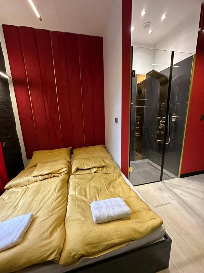 Darkhouse Versace Red Łódź Eksteriør billede